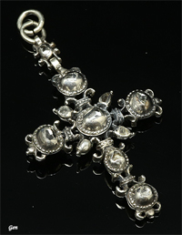 スペイン　18世紀　ローズカットダイヤモンド　クロス　アンティークジュエリー