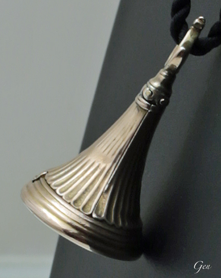 �C�����[�W�����@�V�[���@�A���e�B�[�N�W���G���[